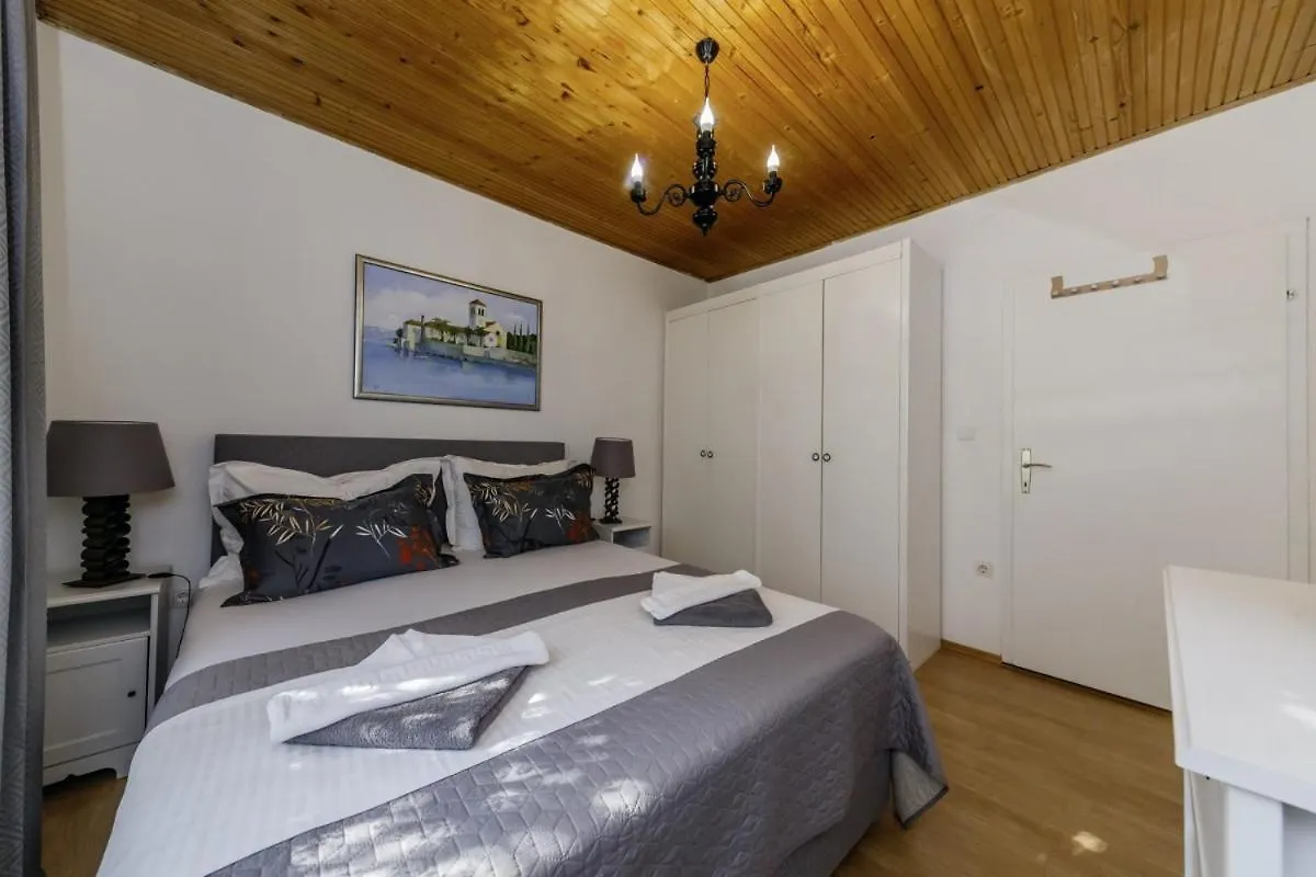 Hotel Barba In Trogir - Mittel-Dalmatien à Mastrinka Maison d'hôtes