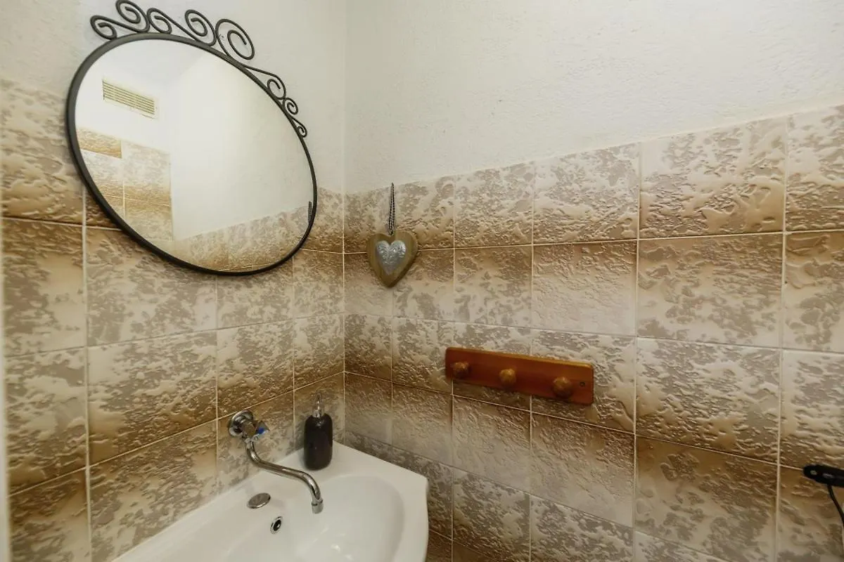 Maison d'hôtes Hotel Barba In Trogir - Mittel-Dalmatien à Mastrinka Croatie